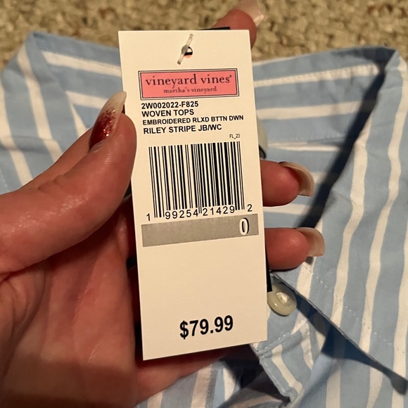 NWT Vineyard Vines Button Down - Picture 3 of 6